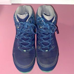 Teva Ahnu Hiking Boots Size 8.5 (Womens)